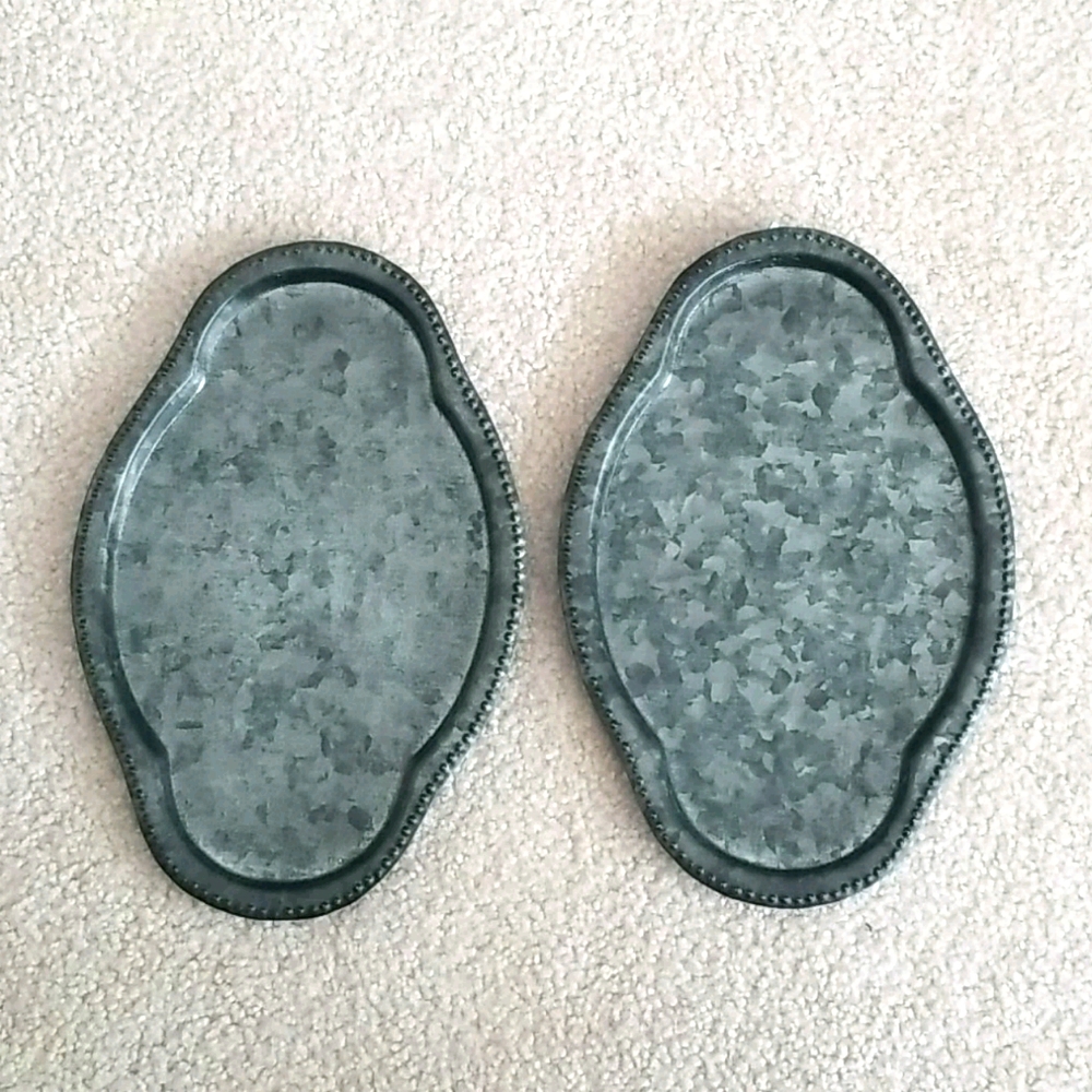 2 display trays